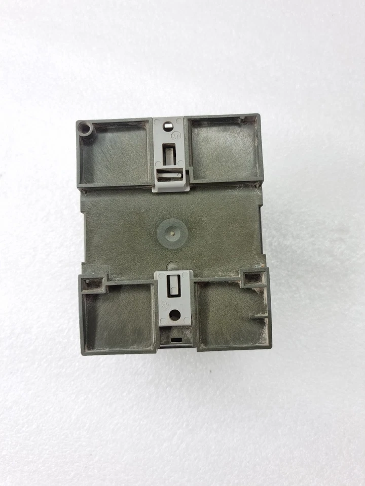 Siemens 6ED1052-1MD00-0BA5 12/24VDC 12/24RC LOGO 6ED10521MD000BA5 (USED)